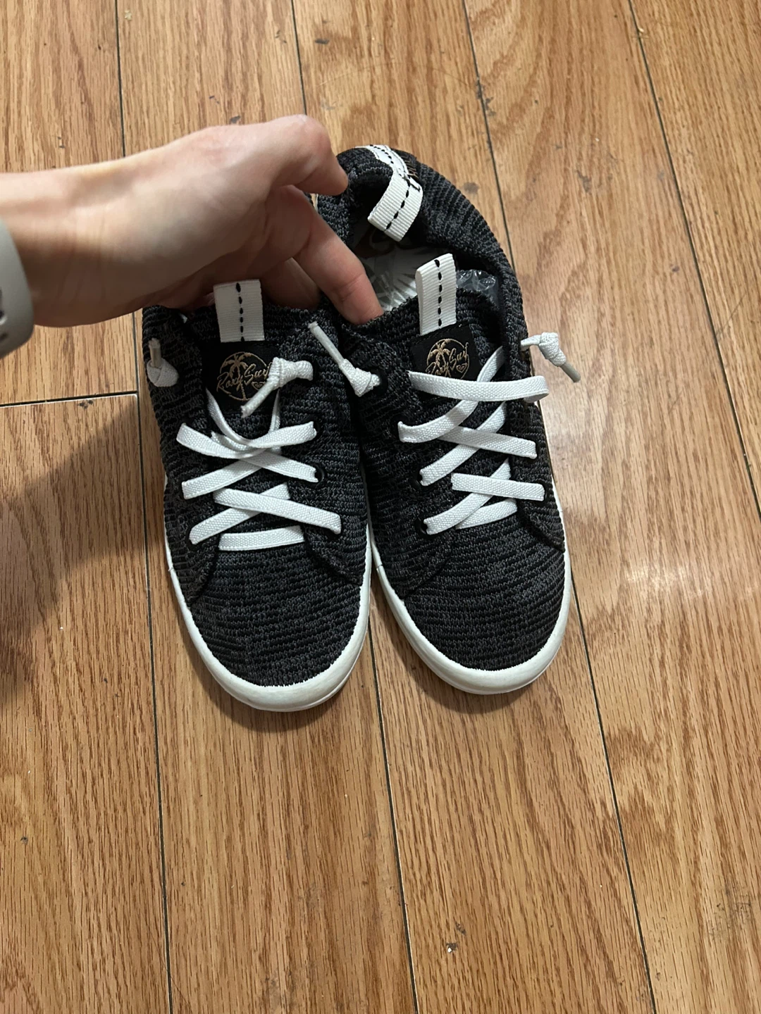 Size 4 Kids Girls Roxy Black Knit Slip-On Sneakers - photo 3