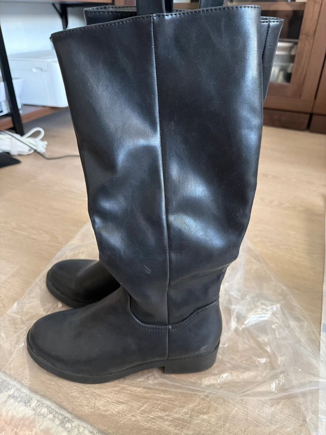 Black Knee-High Boots Size 8.5 - photo 4
