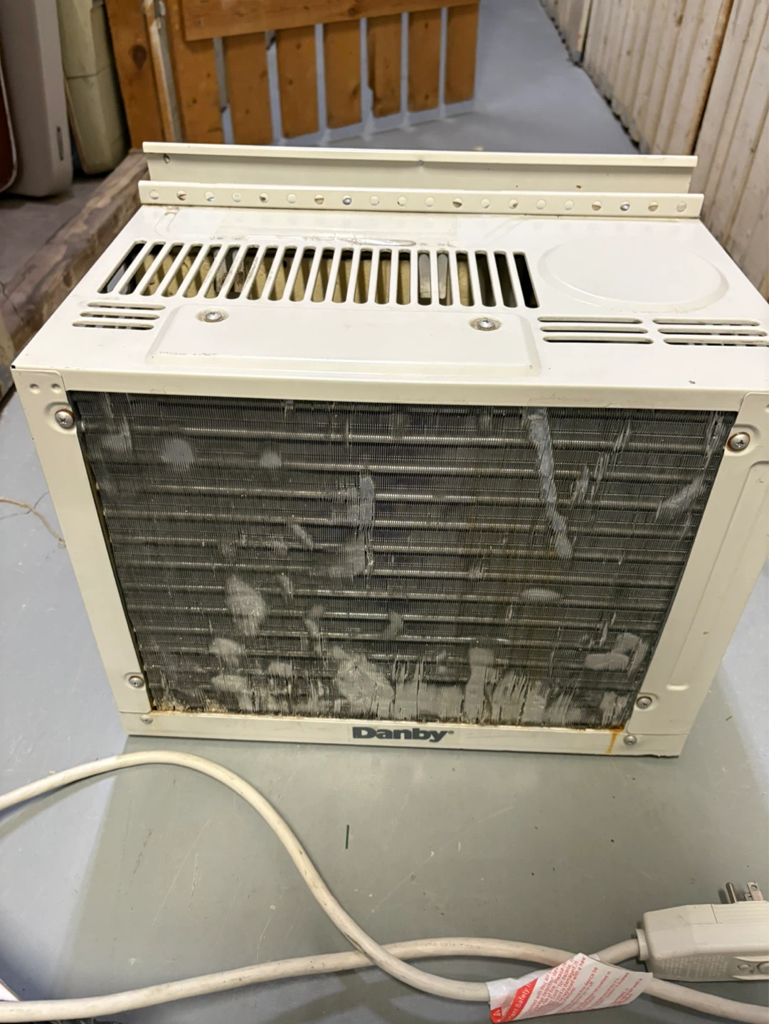 Danby Window Air Conditioner - photo 2