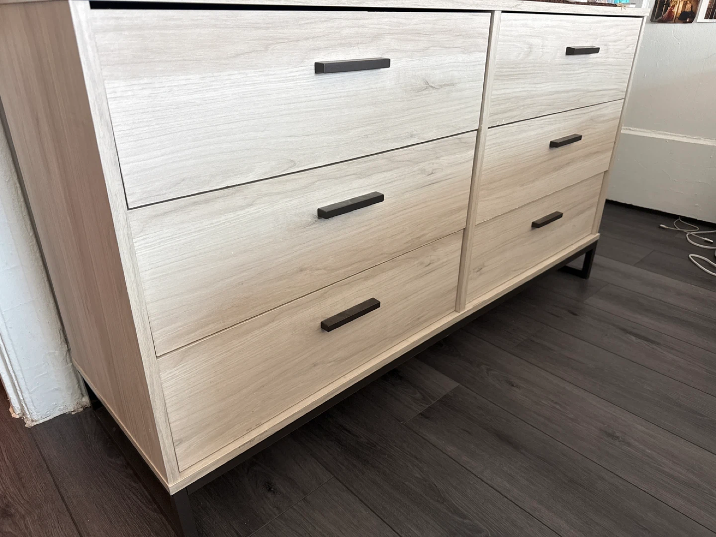 Light Wood 6-Drawer Dresser