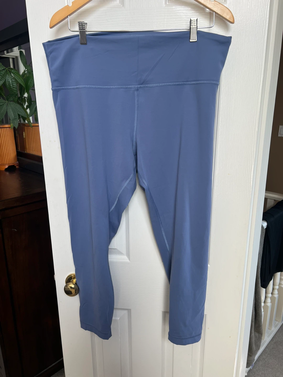 Lululemon Blue Capris Size 18