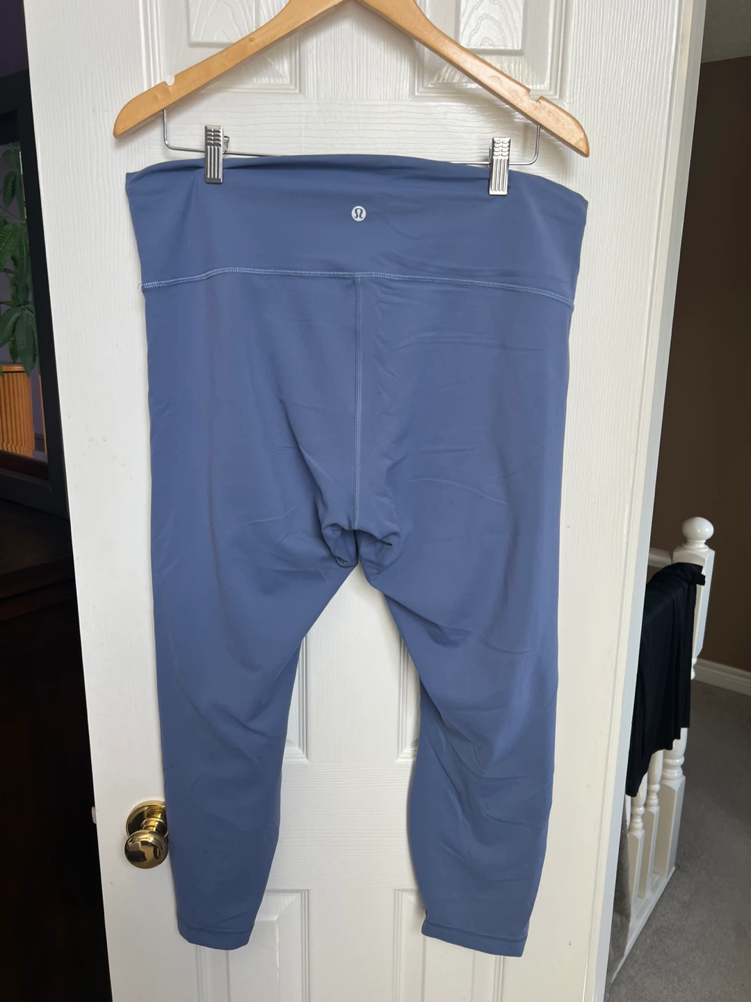 Lululemon Blue Capris Size 18 - photo 2