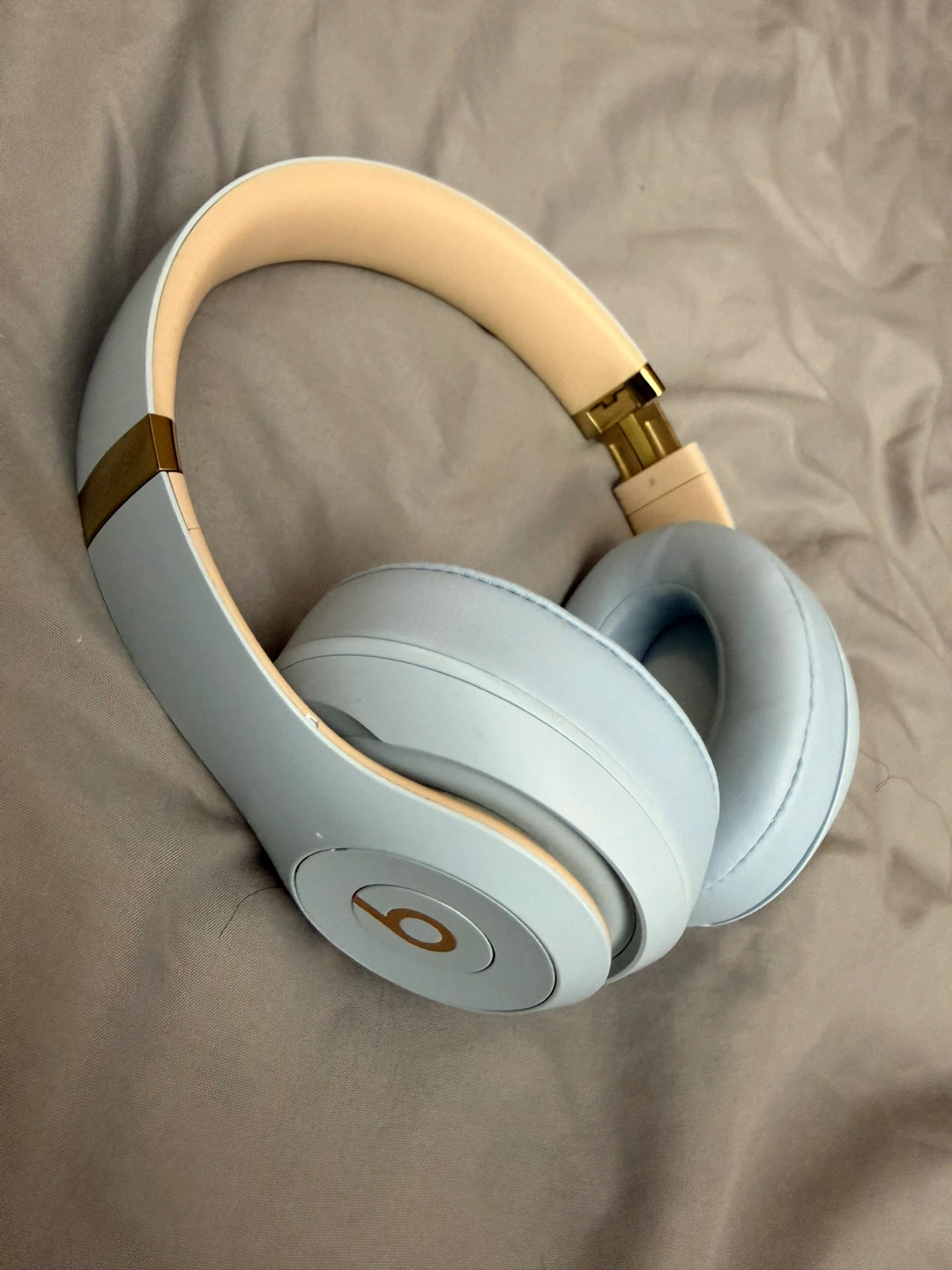 Beats Studio3 Wireless Headphones - Light Blue