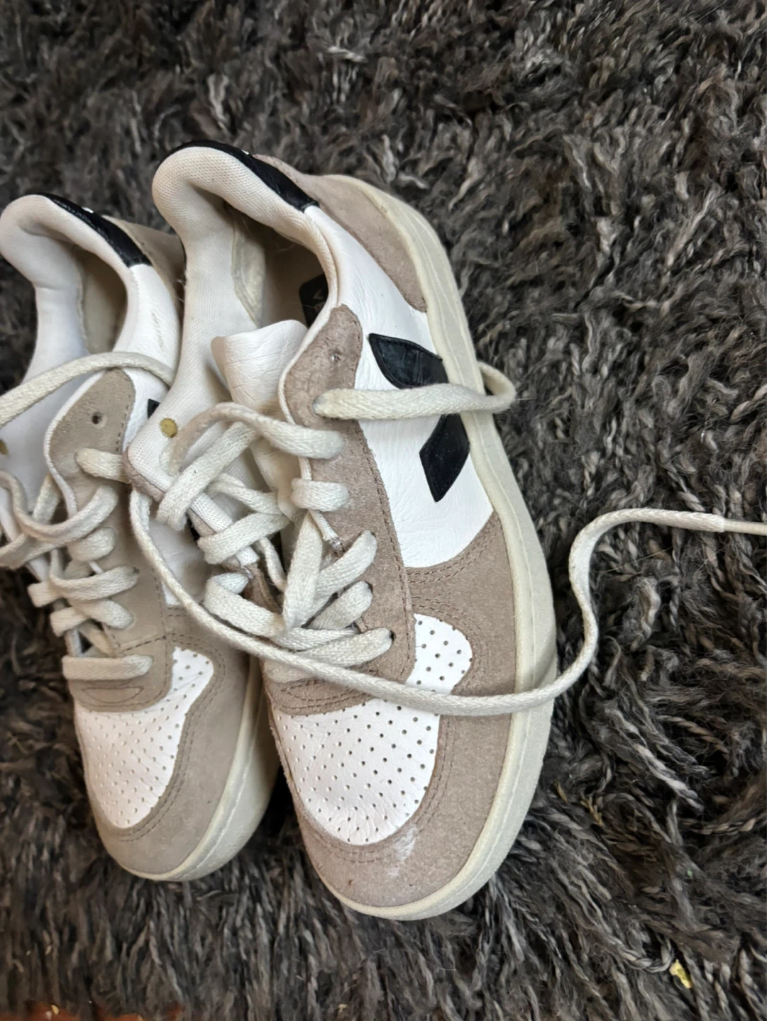Veja V-10 Sneakers, size 5 - photo 4
