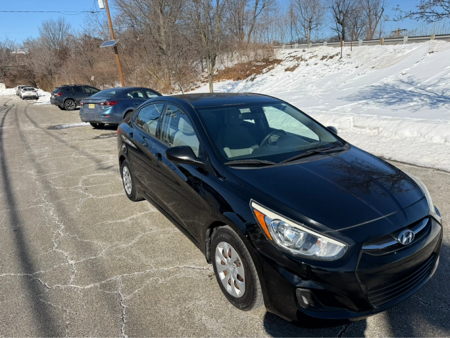 2015 Hyundai Accent SE - photo 2