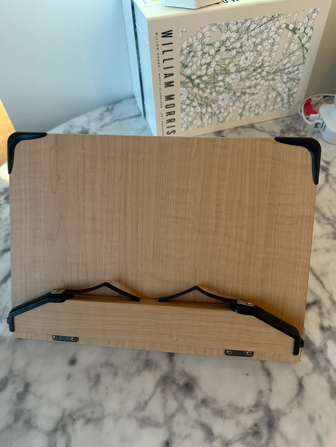 Adjustable 2-Tier Wooden Book Stand]