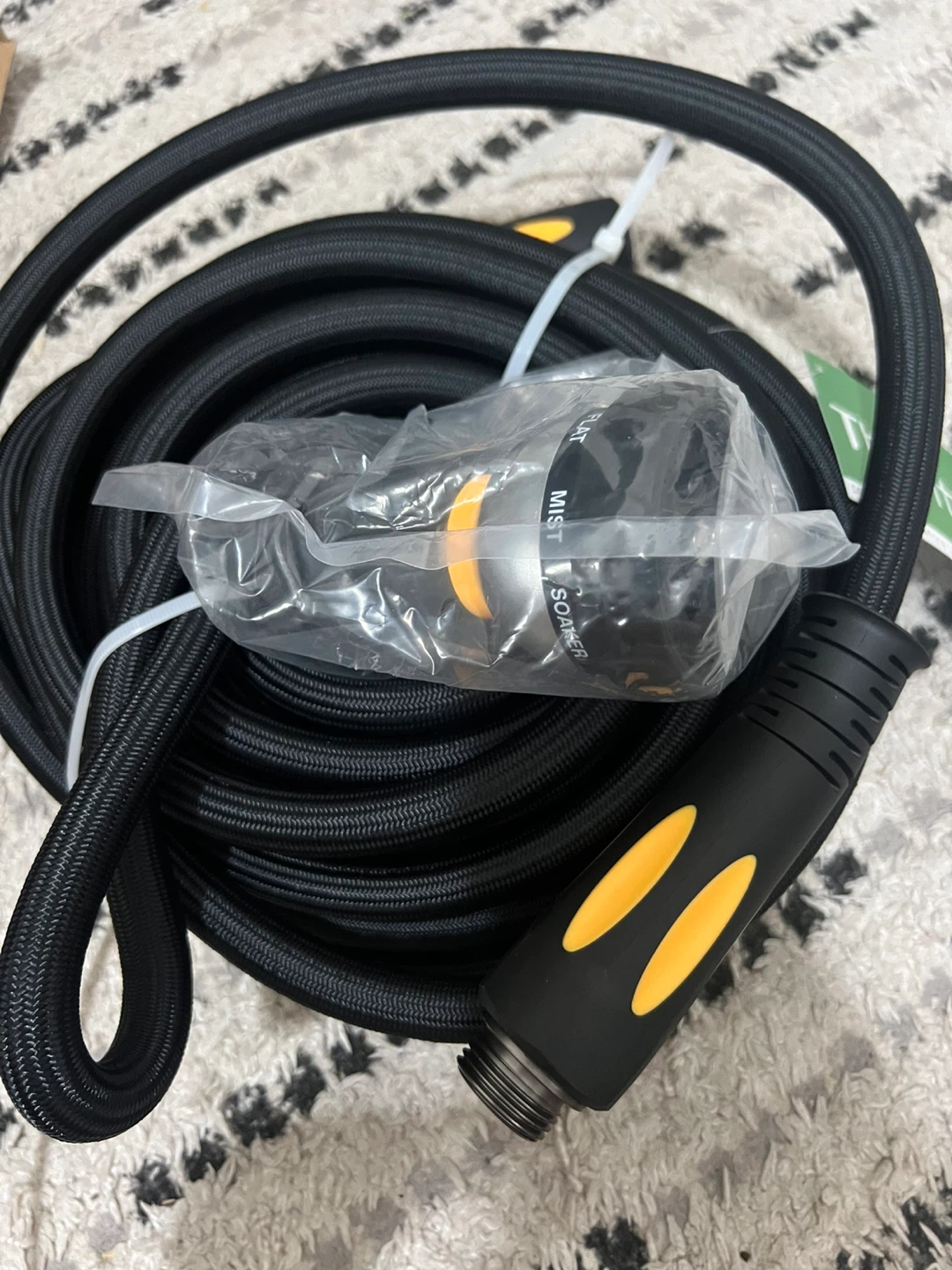 50ft Black Expandable Garden Hose with Spray Nozzle - photo 2