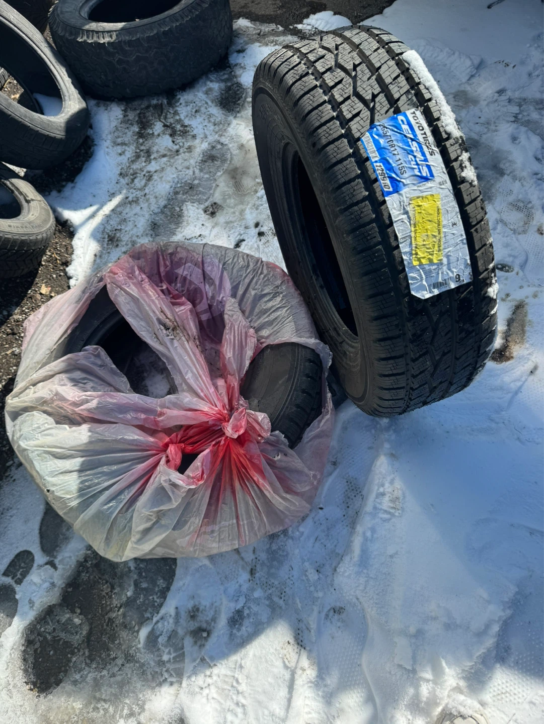 Toyo Tires Celsius CUV 265/70R17 115S Winter Tire