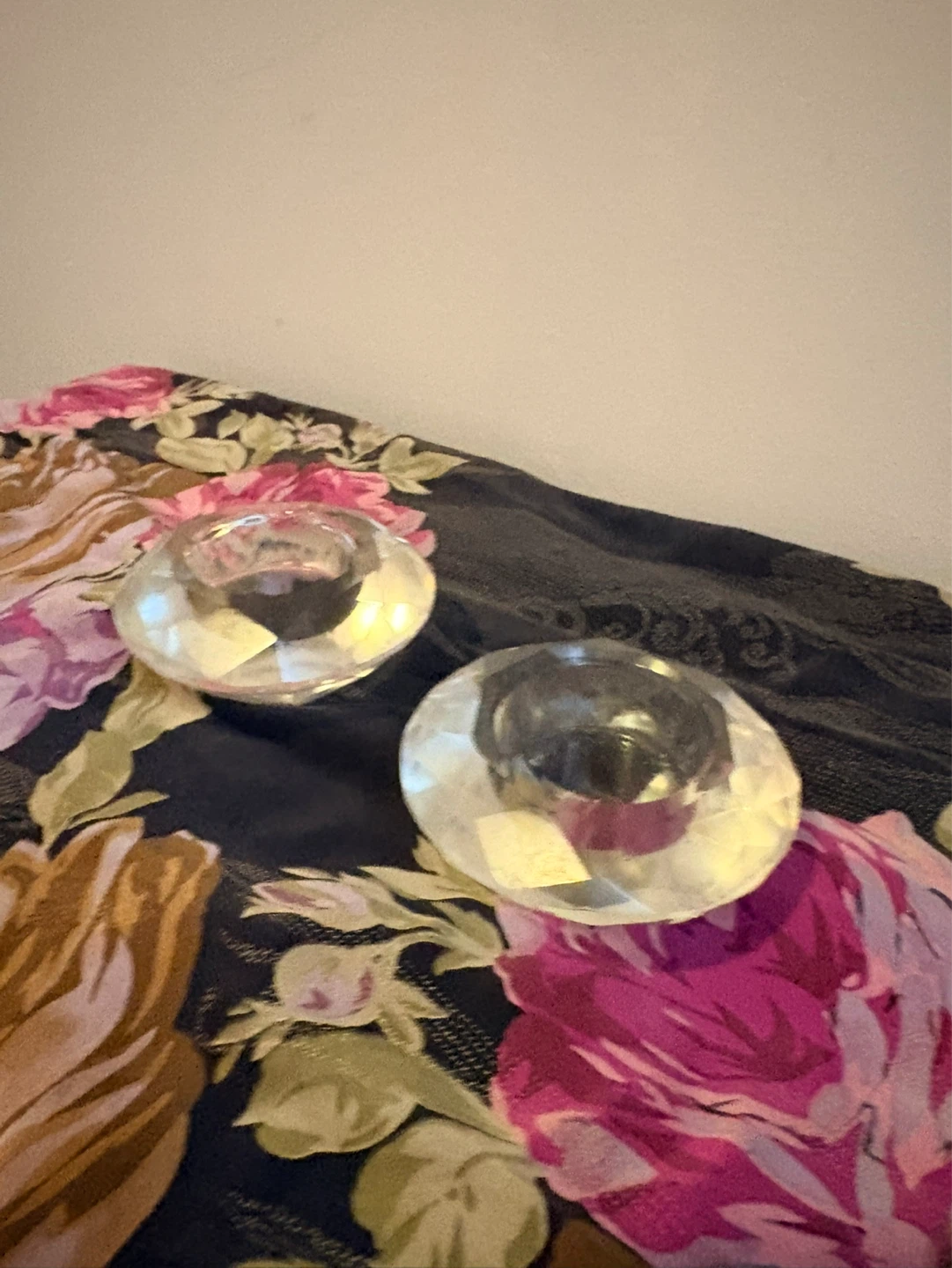 Free with purchase! Clear Diamond Shaped Votive Candle Holders - photo 2