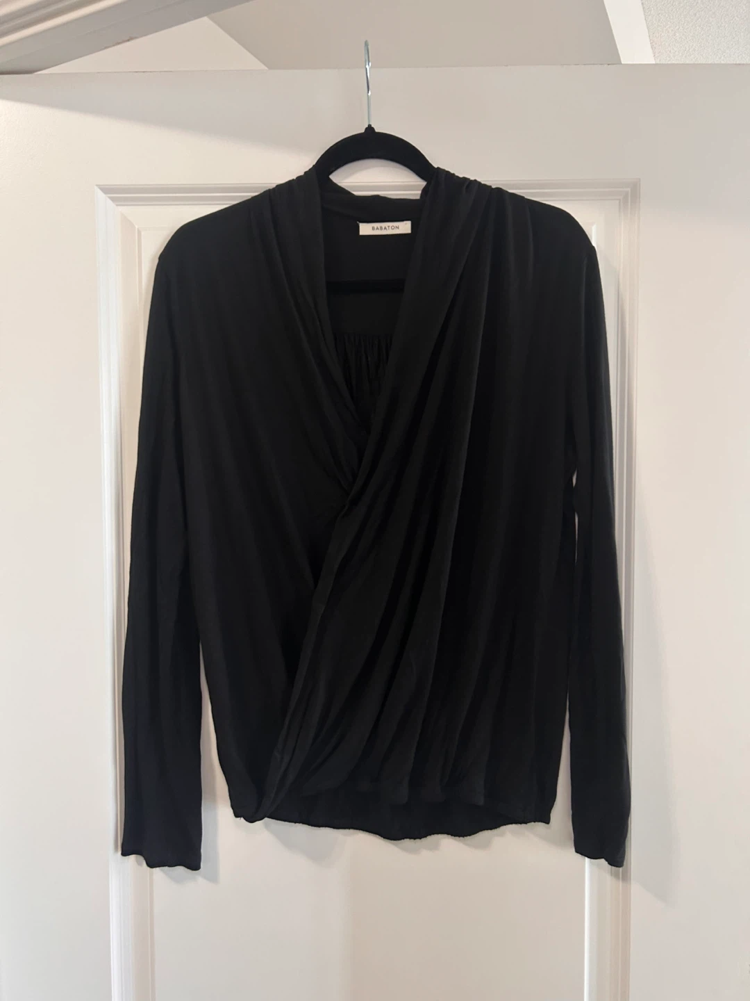 BABATON black light drape long sleeve top size small - photo 2