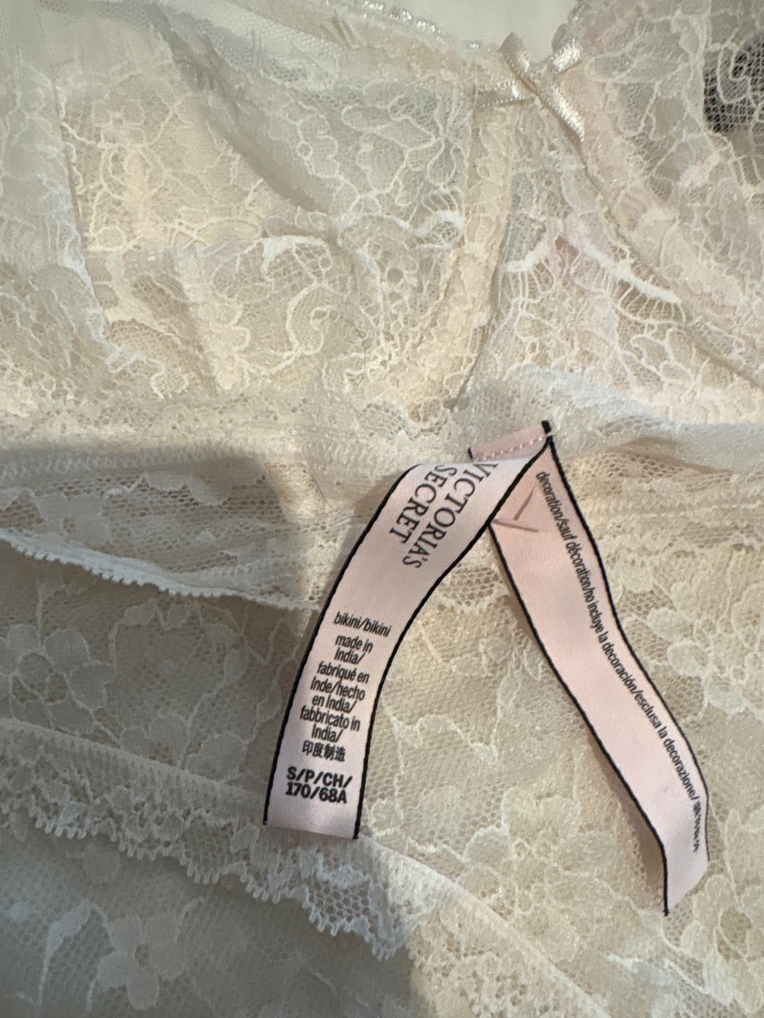 Victoria's Secret Lace Bra & Panty Set - Size S/P/CH 68A - photo 4