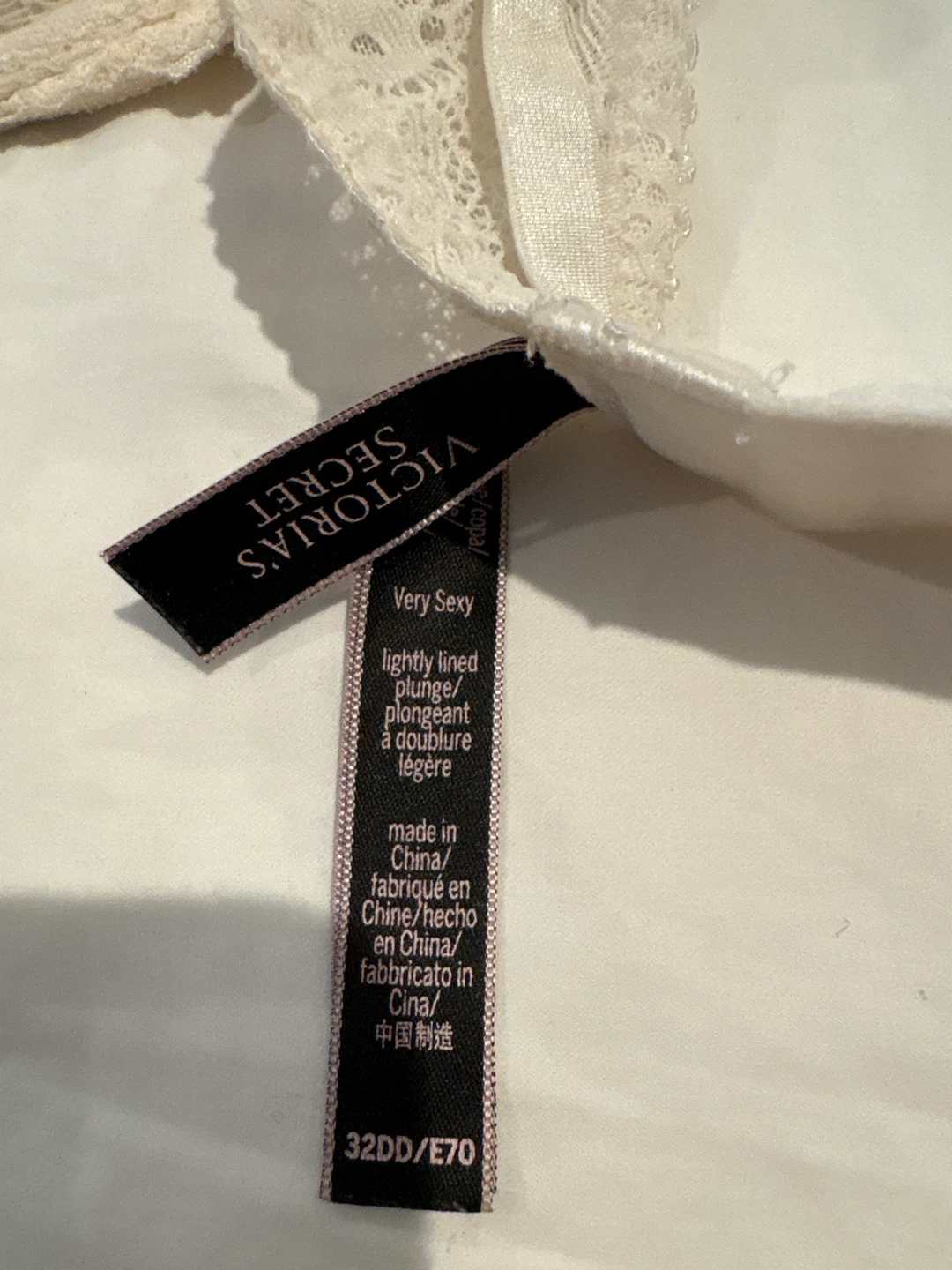 Victoria's Secret "Very Sexy" Lightly Lined Plunge Bra - photo 2
