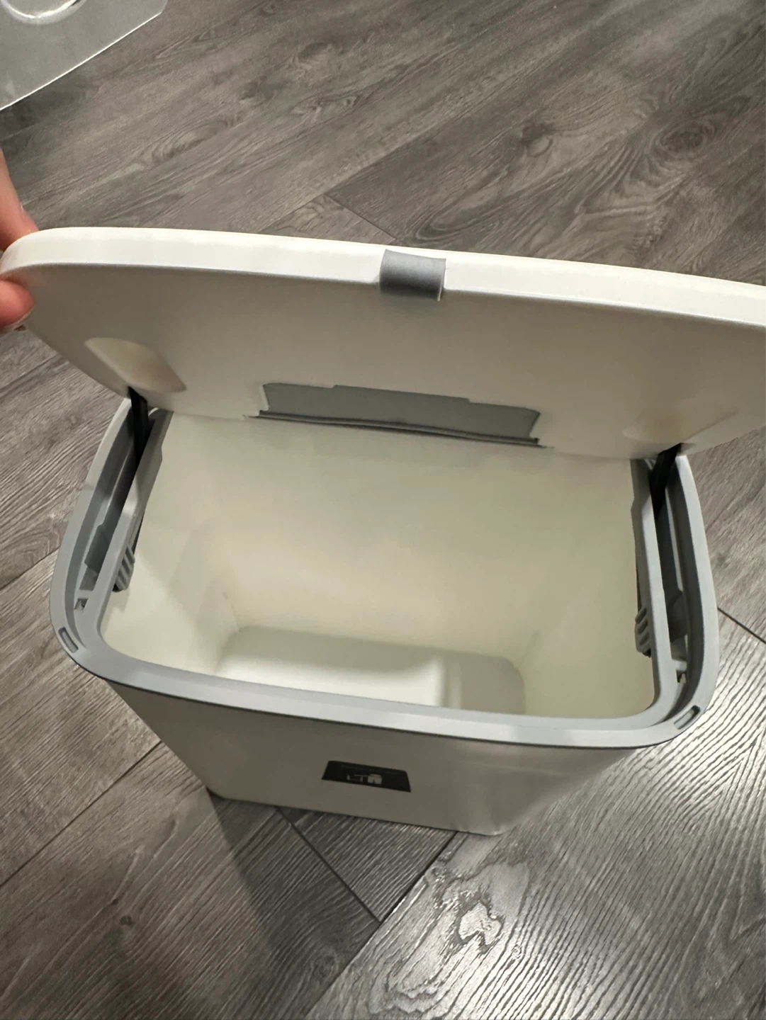 White Kitchen Bin with Lid