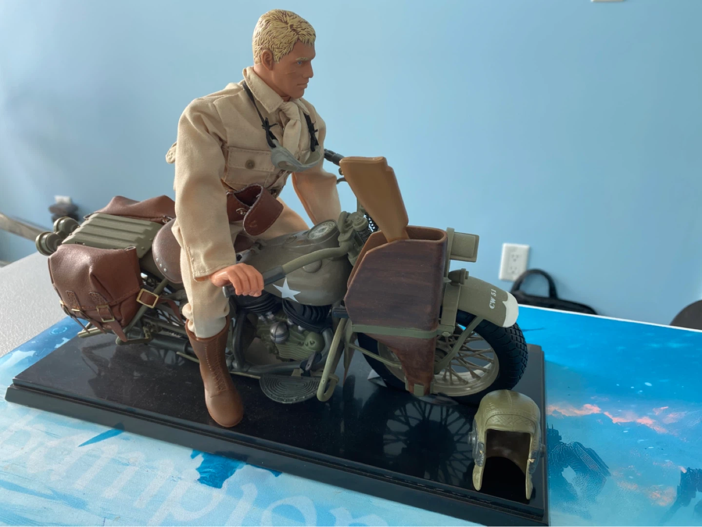 Action figure with motorcycle - photo 4