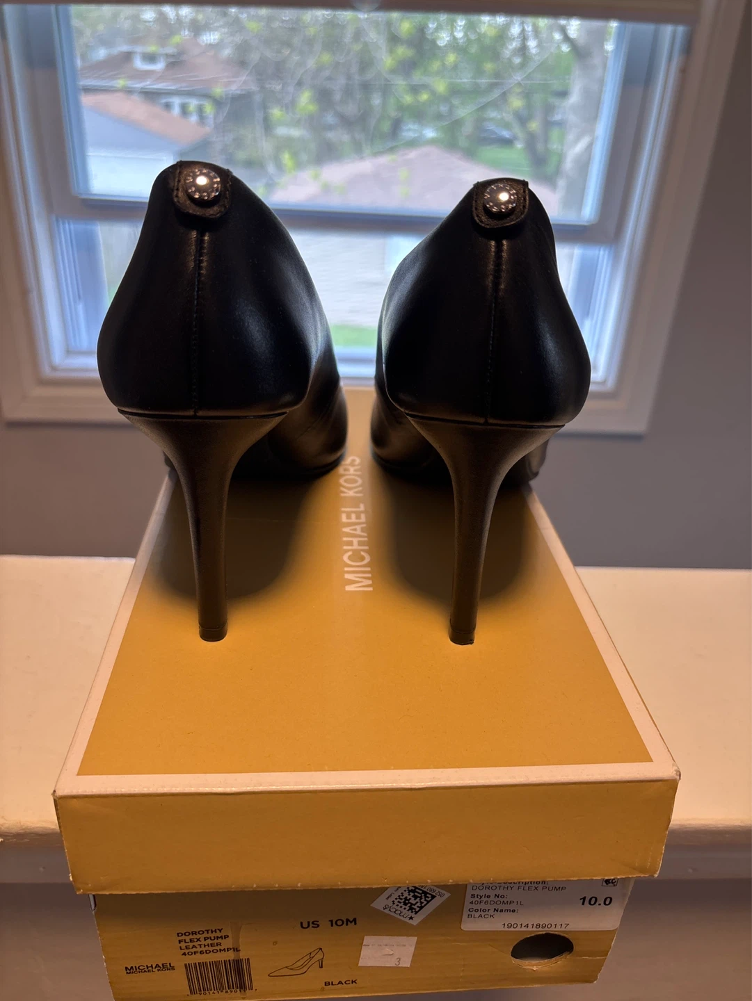 Michael Kors Dorothy Pump Black Leather Heels US 10 - photo 2