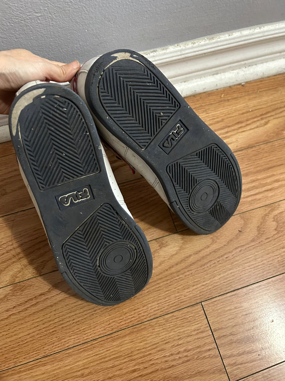 Size 5.5 Kids Fila High-Top Sneakers - photo 5