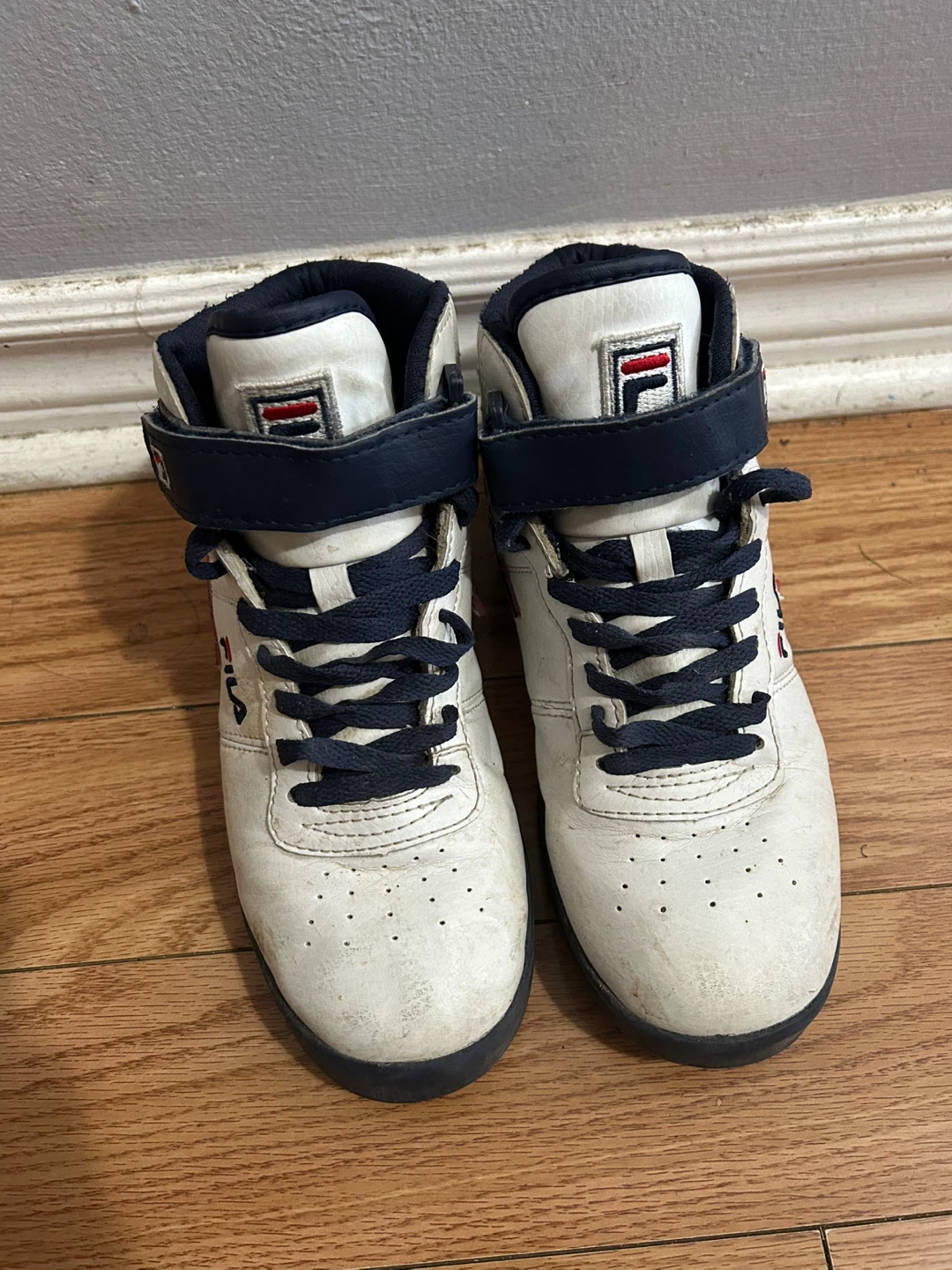 Size 5.5 Kids Fila High-Top Sneakers - photo 3