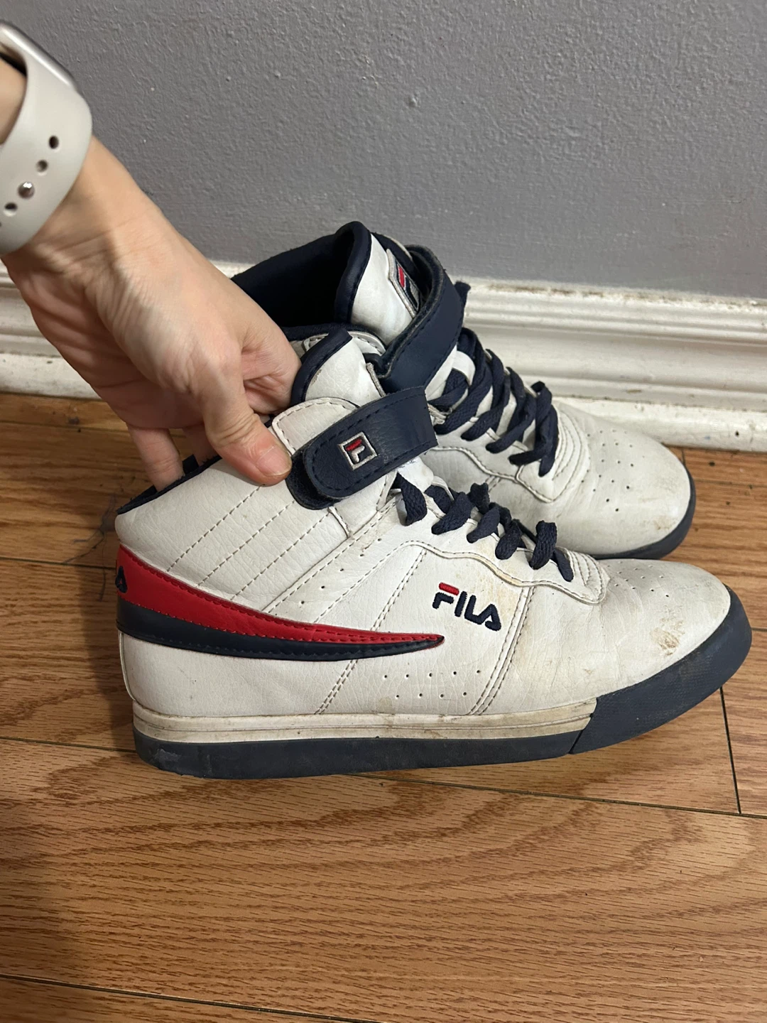 Size 5.5 Kids Fila High-Top Sneakers