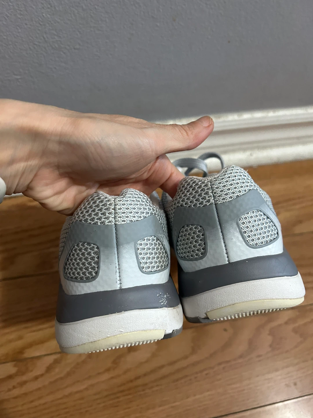 Size 7.5 Women Drew Slip Resistant Athletic Shoes - photo 3