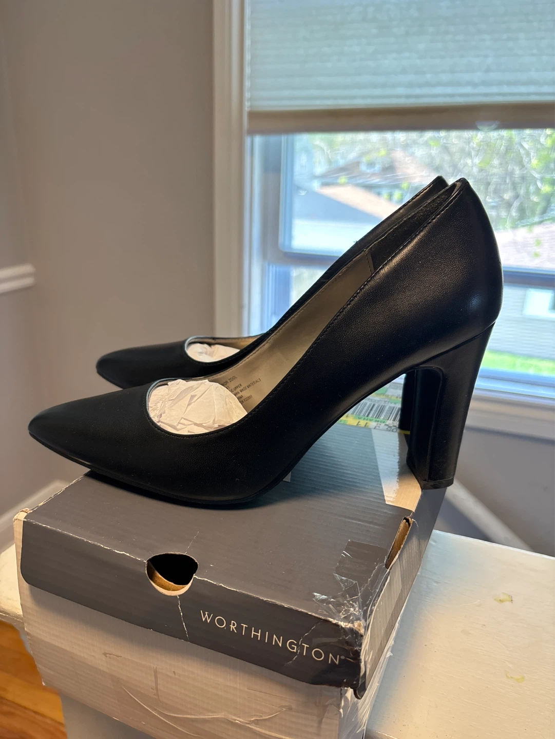 Worthington Black Leather Pointed Toe Heels Size 7.5 - photo 2