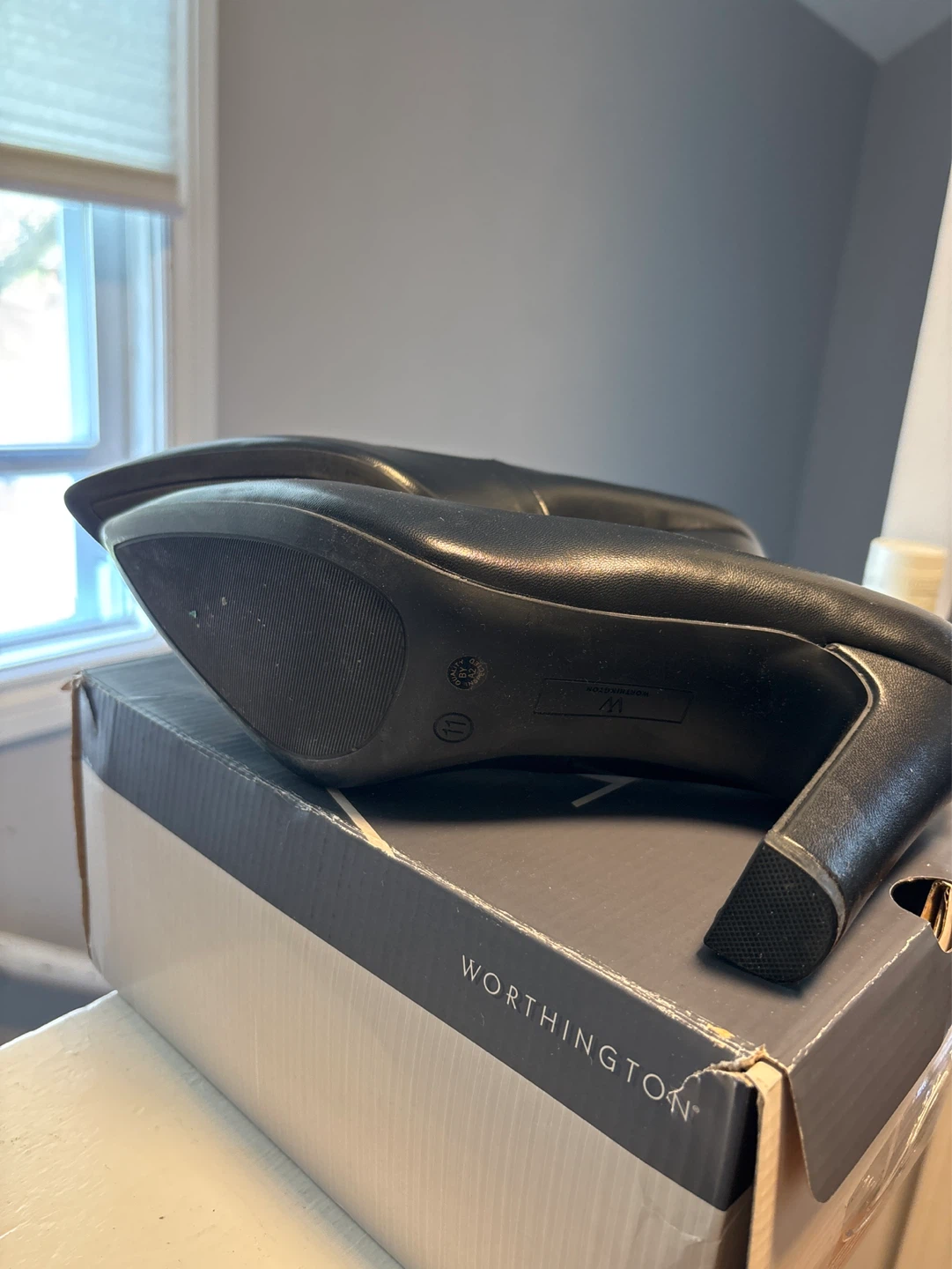Worthington Black Leather Pointed Toe Heels Size 7.5 - photo 4