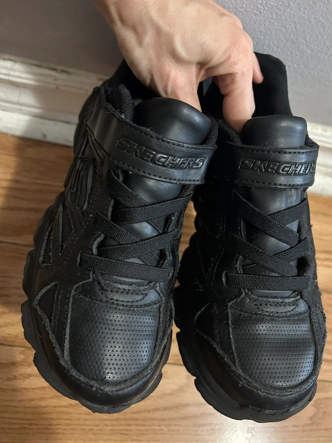 Skechers Black Leather Kids Shoes Size 12.5