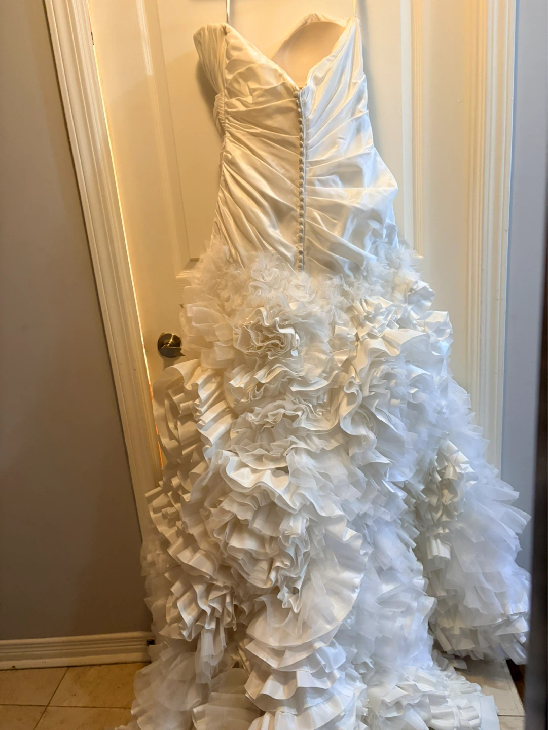 SALE! Wedding Dress-Size M - photo 3