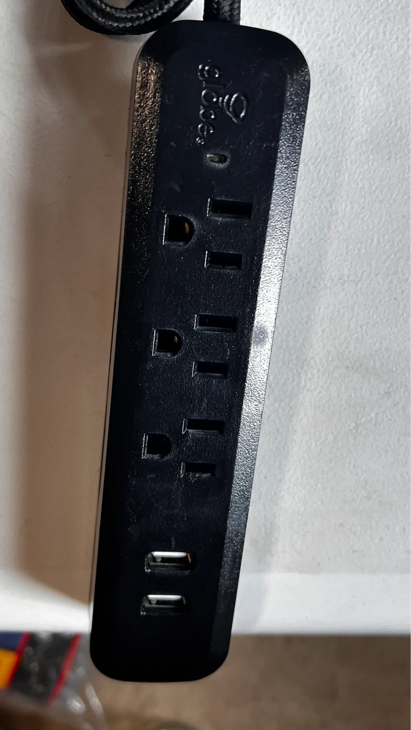 Globe Electric Power Strip with USB Ports - photo 2