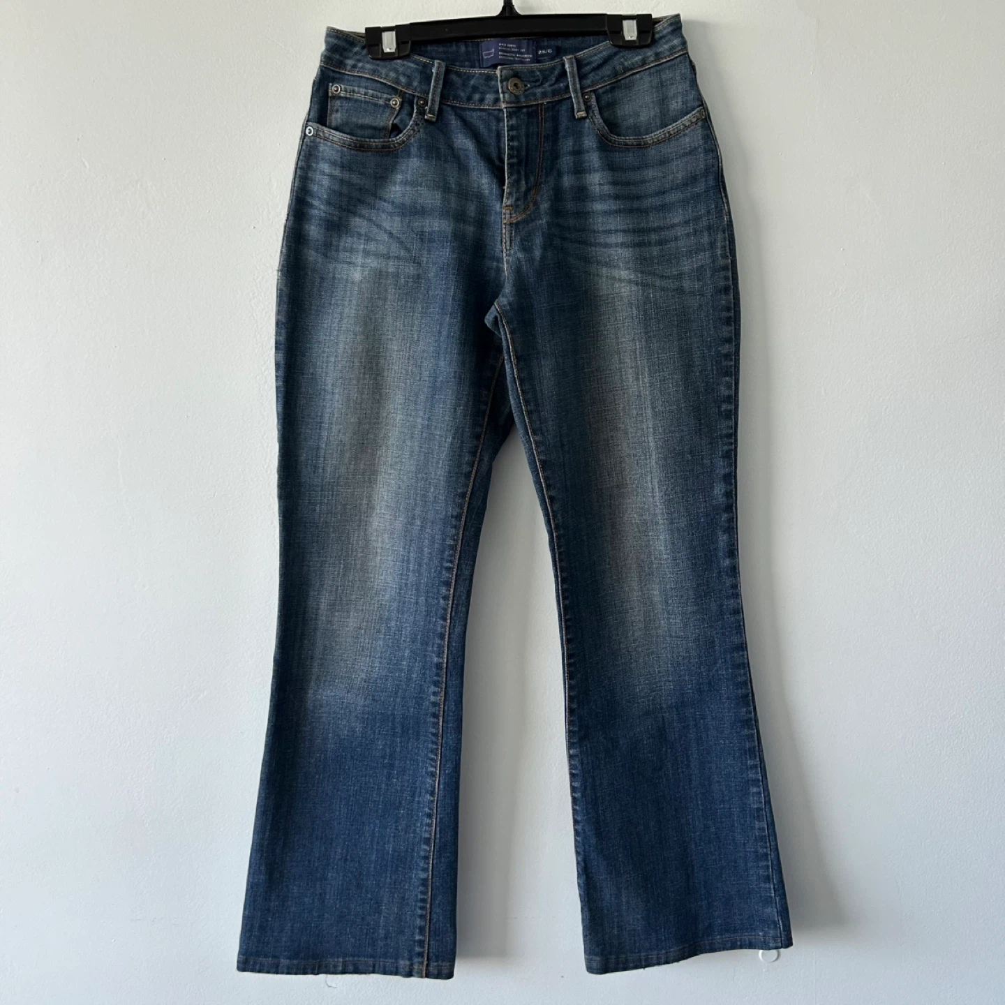 Levi’s mid rise bootcut jeans 28/6