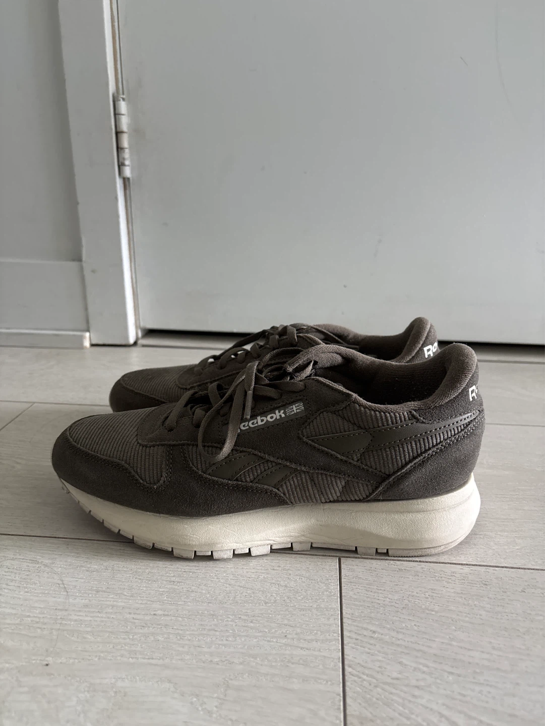 Reebok Classic Running Shoes - Size 8