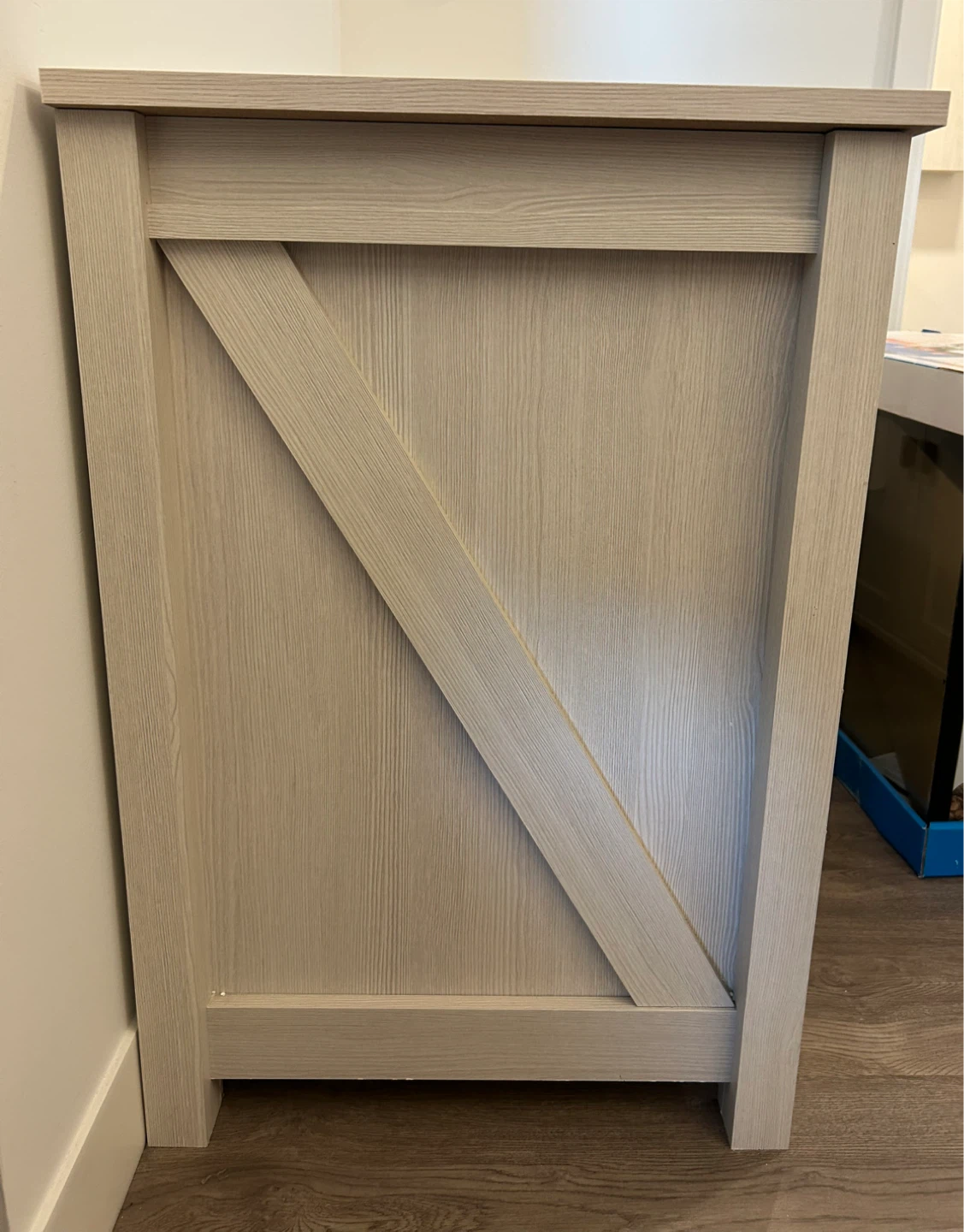 Light Coloured Wood Cabinet with Four Doors - photo 2