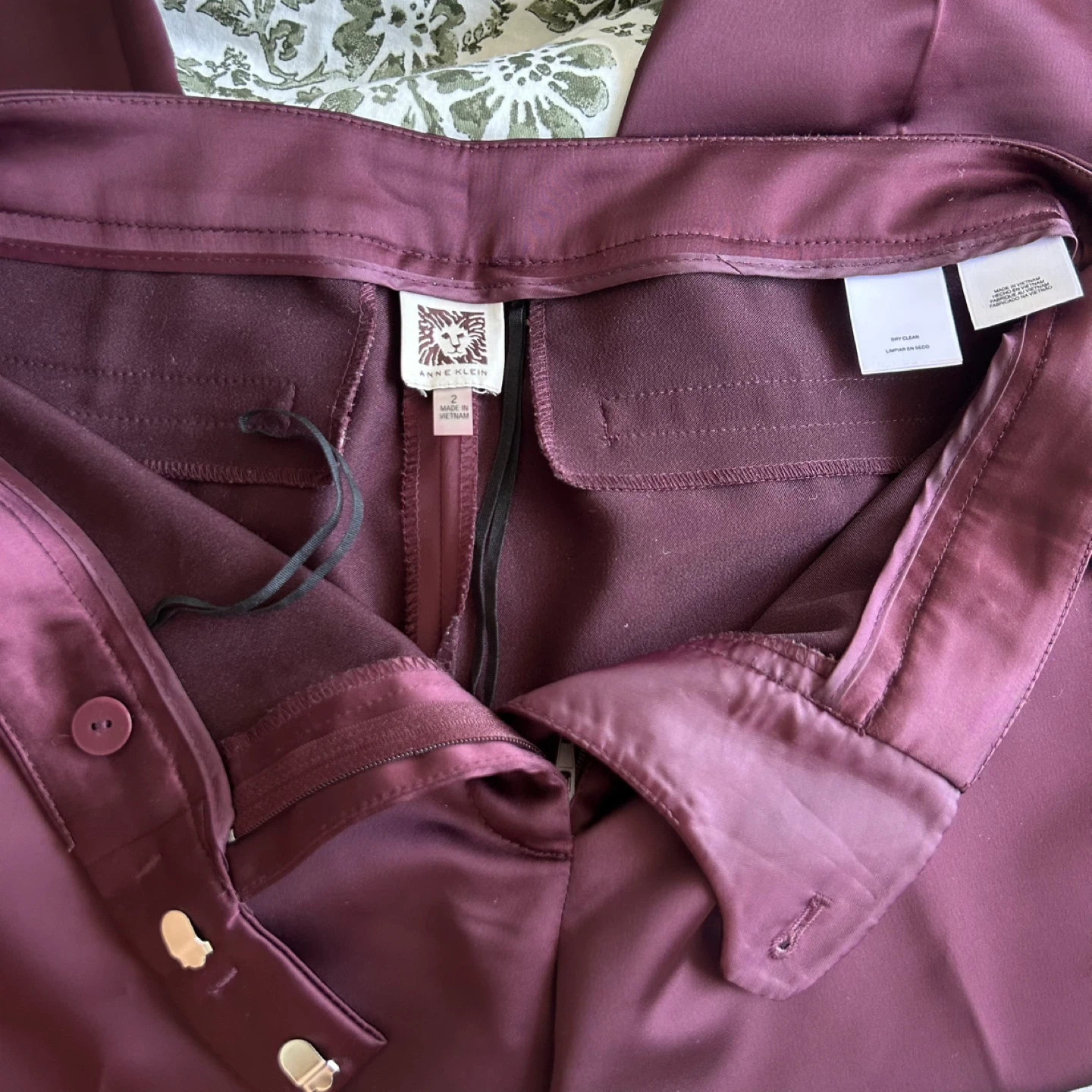 Anne Klein Burgundy Satin Low Rise Skinny Trousers 2 - photo 4