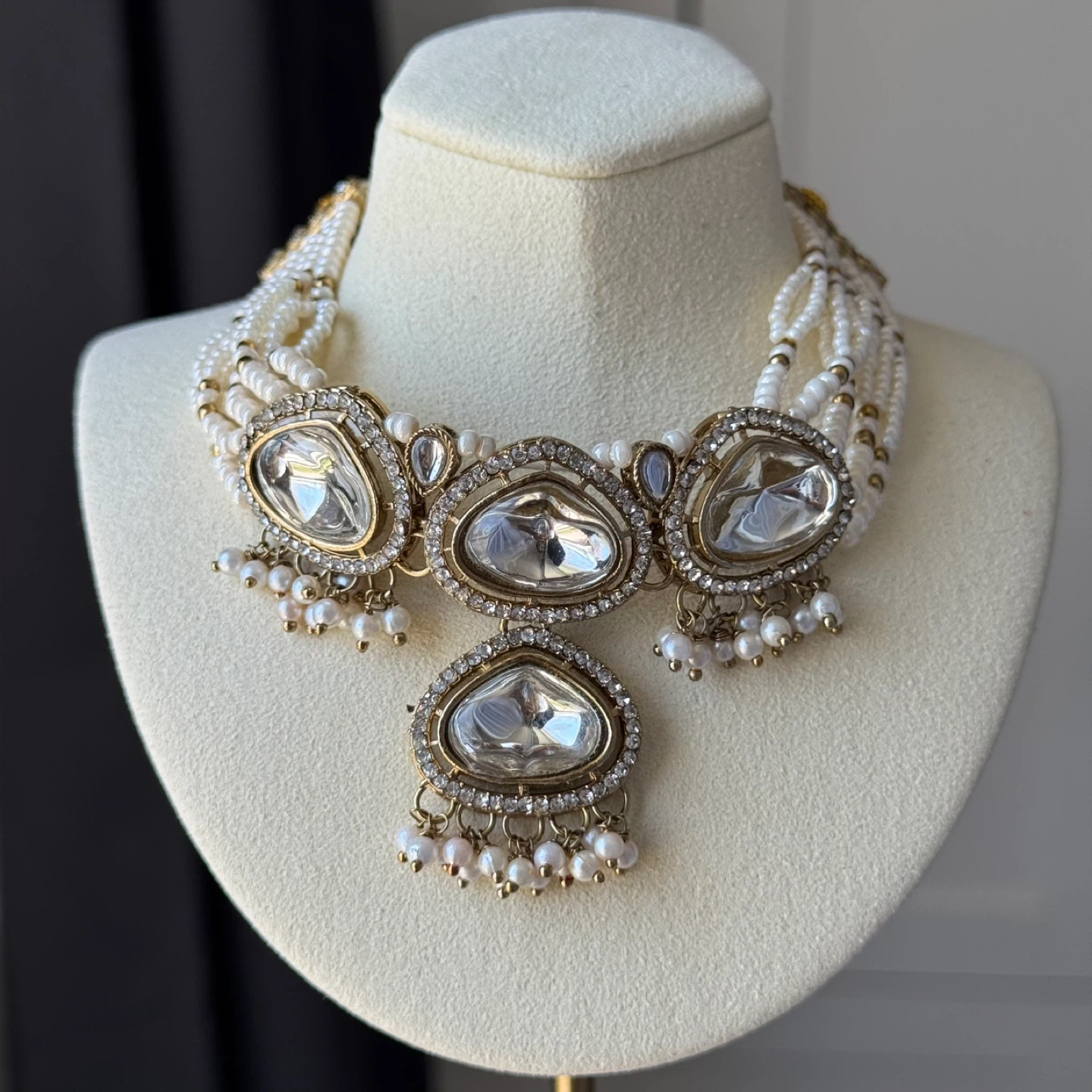 Kundan Pearl Choker Necklace set with Maangtika - photo 3
