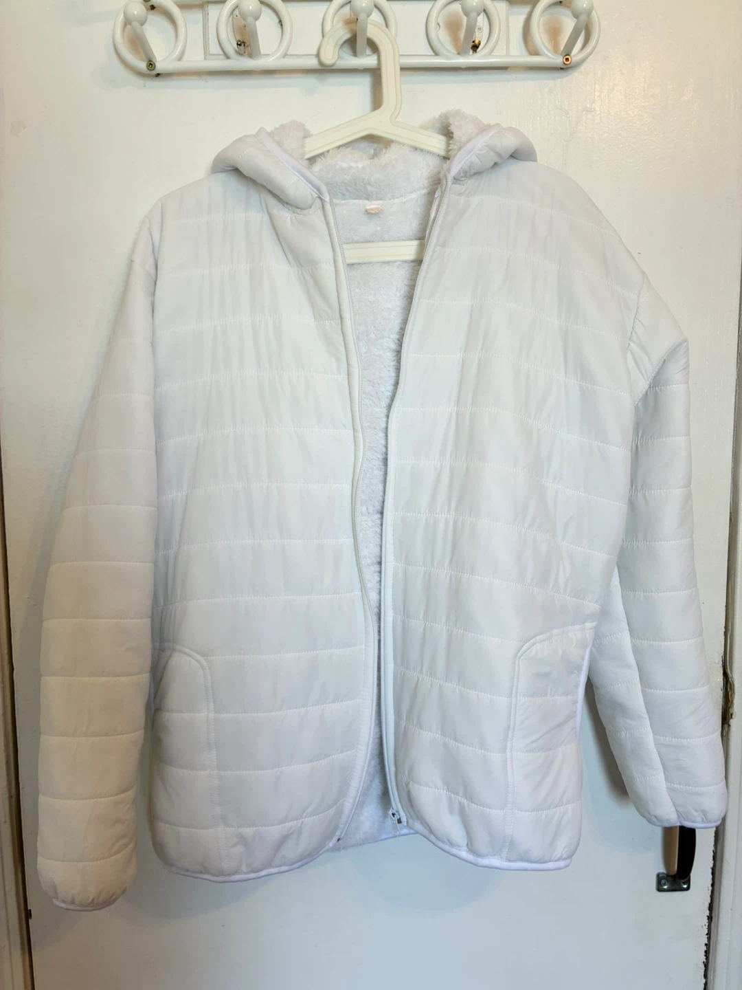 White Puffer Jacket with soft plush lining - photo 3