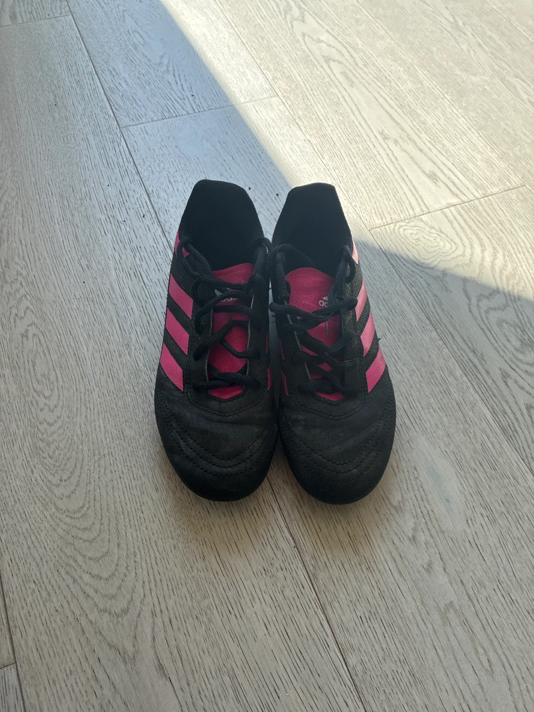 Adidas Soccer Cleats Black Pink Youth size 1 youth Size 13K - photo 2