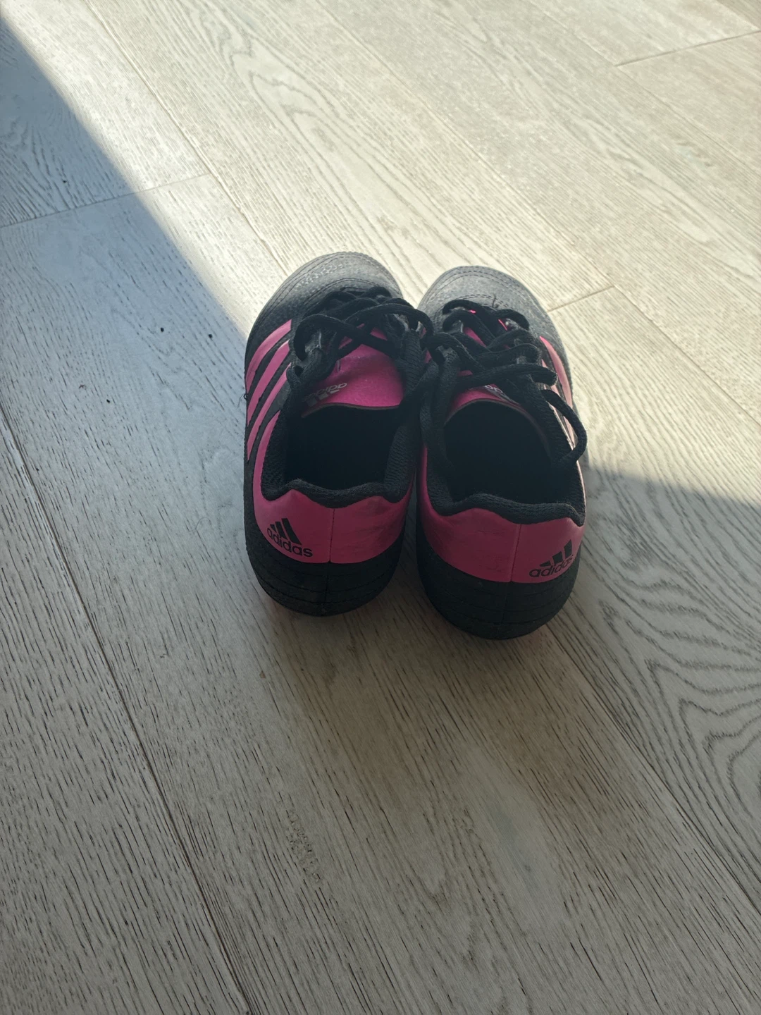 Adidas Soccer Cleats Black Pink Youth size 1 youth Size 13K - photo 4