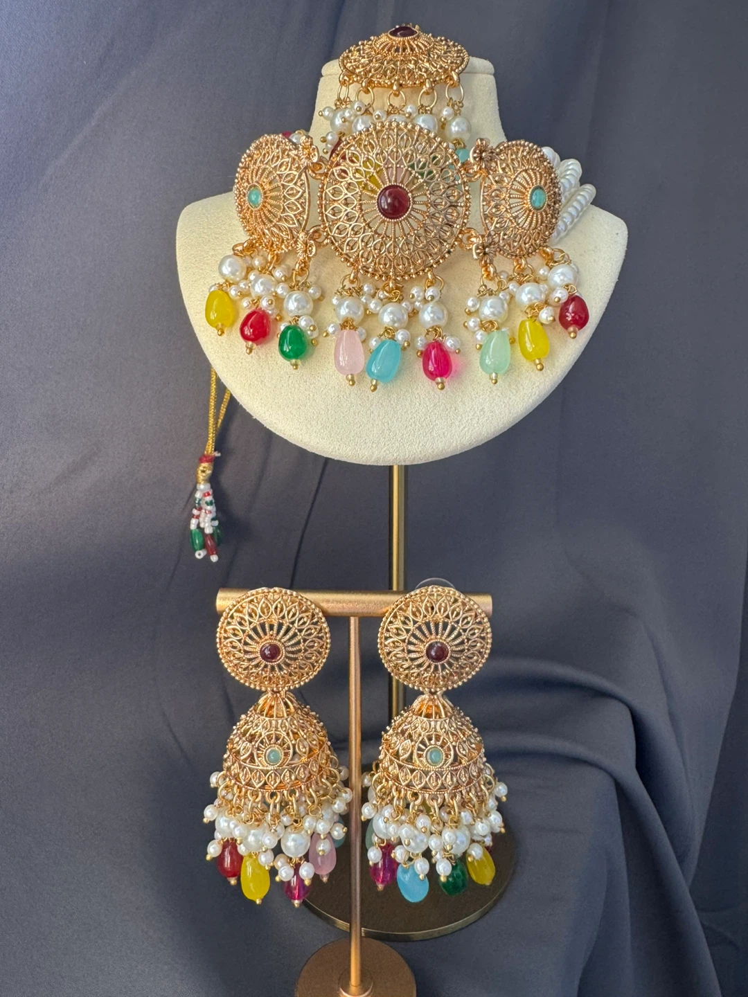 Necklace,Earring& maangtika Set with colourful accents - photo 3