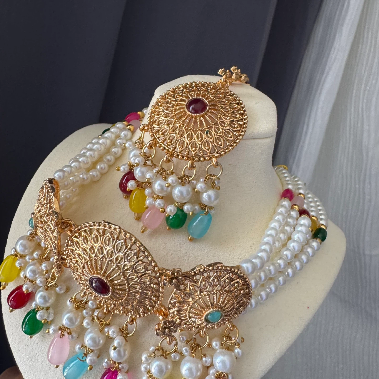 Necklace,Earring& maangtika Set with colourful accents - photo 2