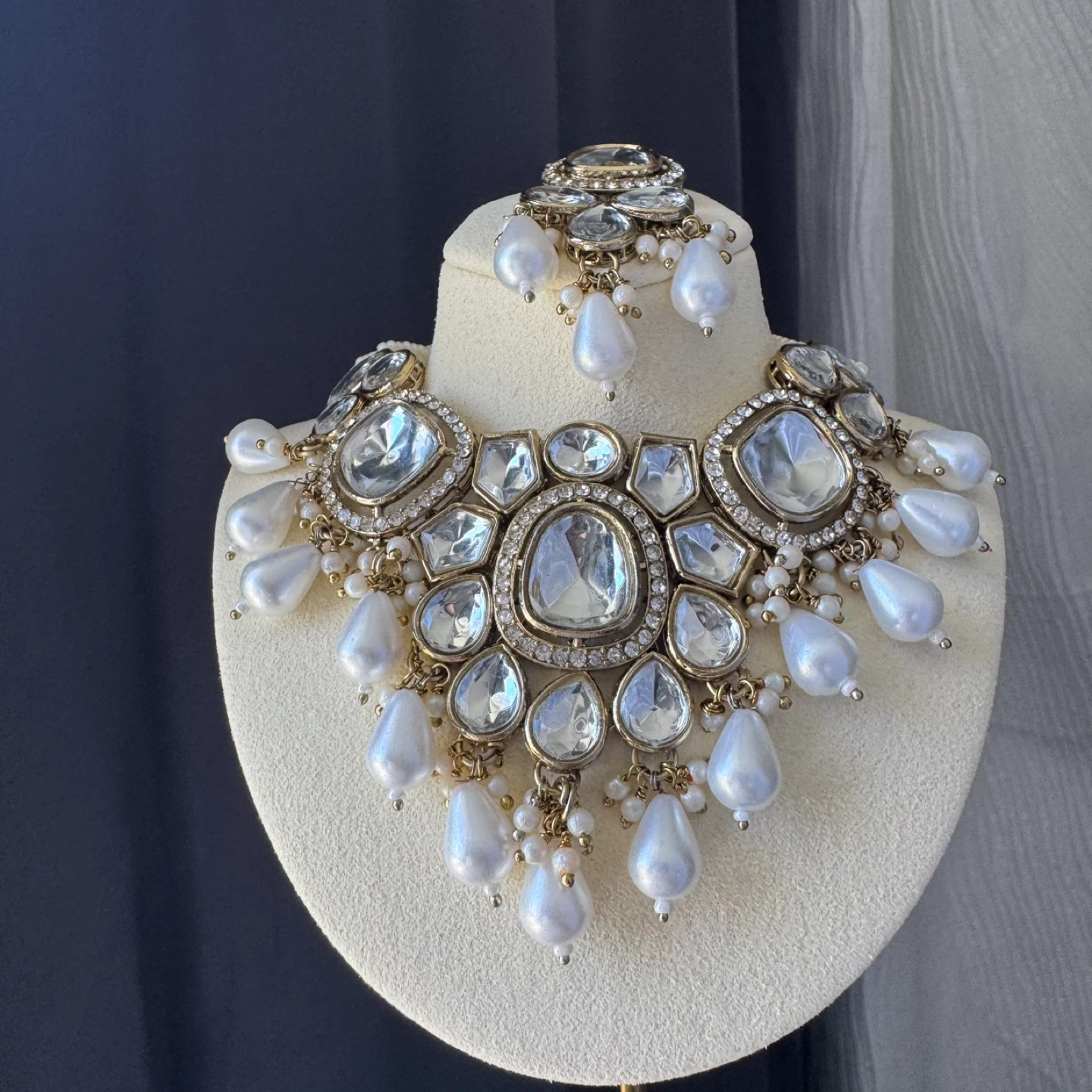 Statement Necklace ,Earrings and maangtika Set - photo 5