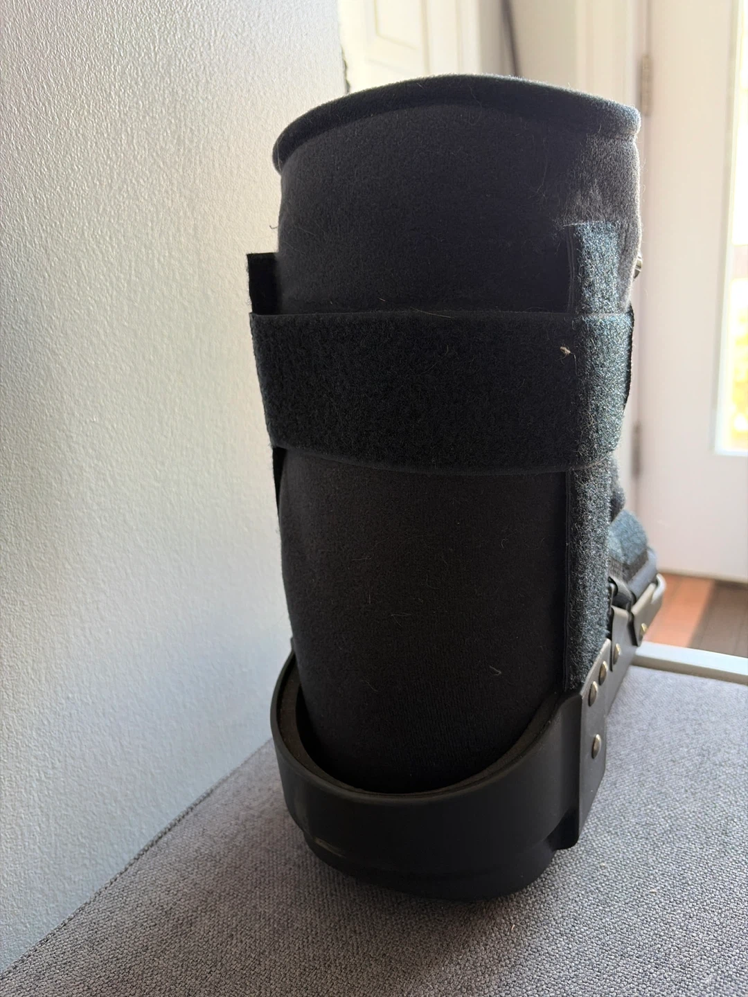 Medium Black Walking Boot size 10 women’s - photo 2