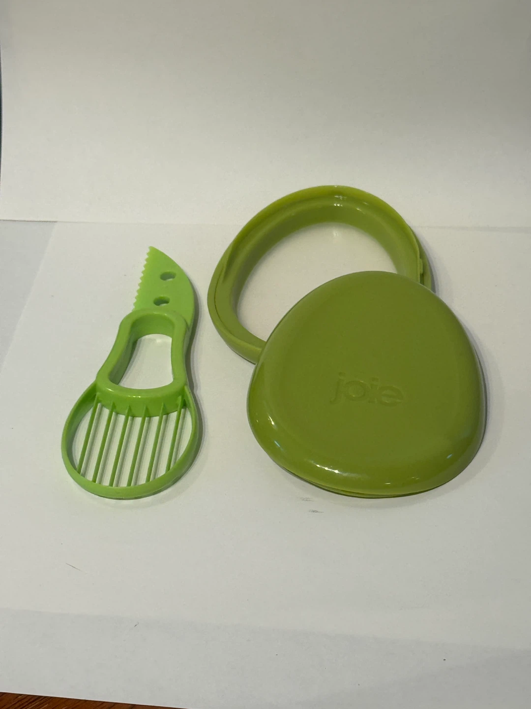 Plastic Avocado Slicer and container - photo 2