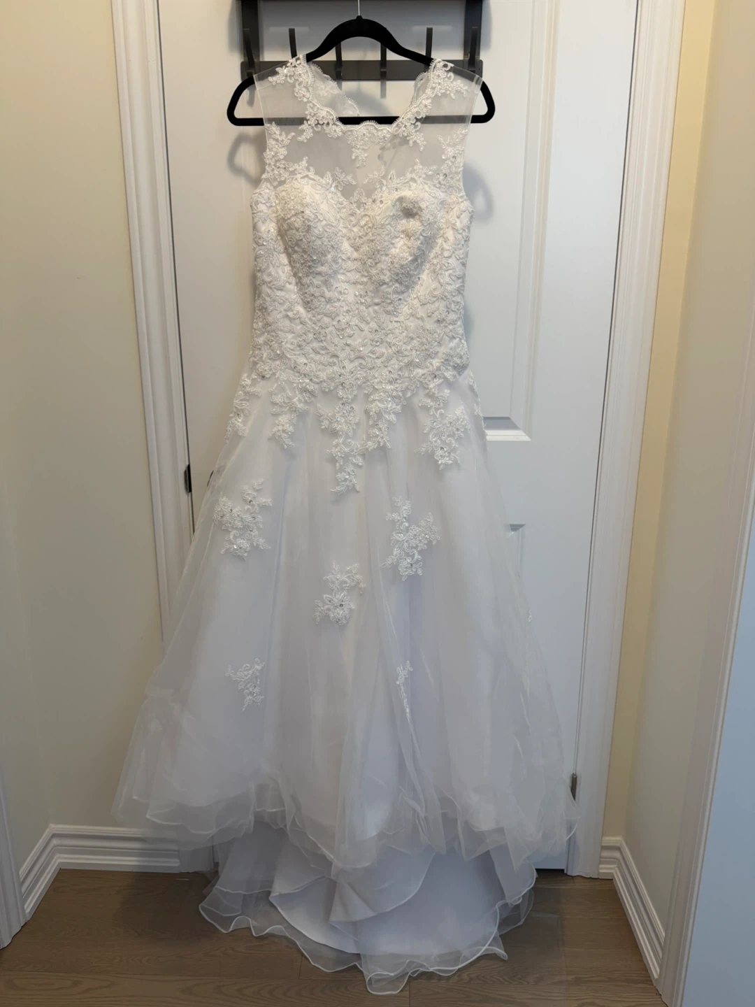 JJ's House Wedding Dress - White Lace A-Line Bridal Gown - photo 2