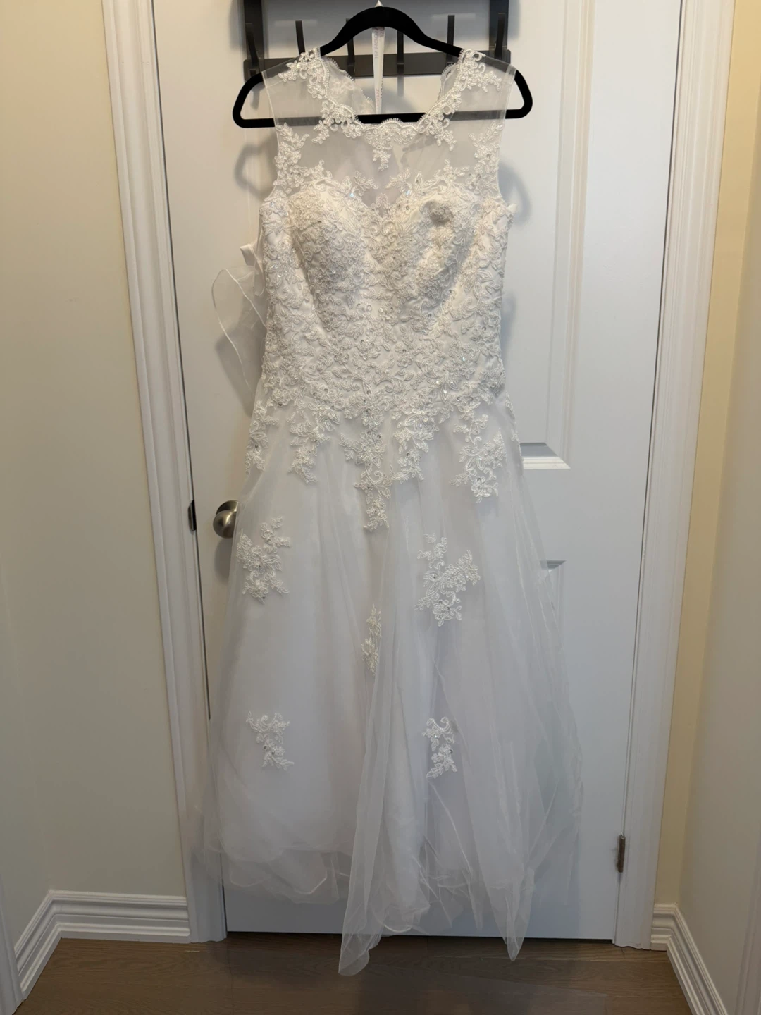 JJ's House Wedding Dress - White Lace A-Line Bridal Gown