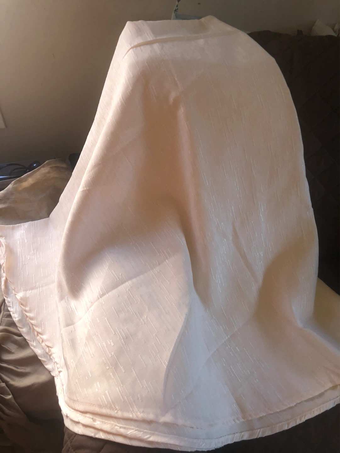 Round fabric  table cloth 70x70 cream clr