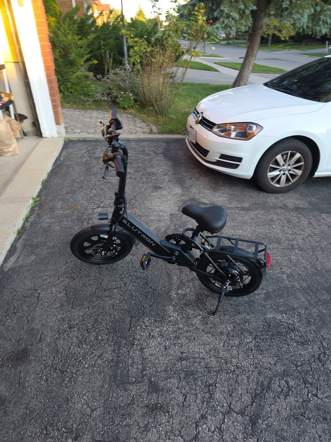 Black BLUTRON Folding Electric Bicycle - photo 4