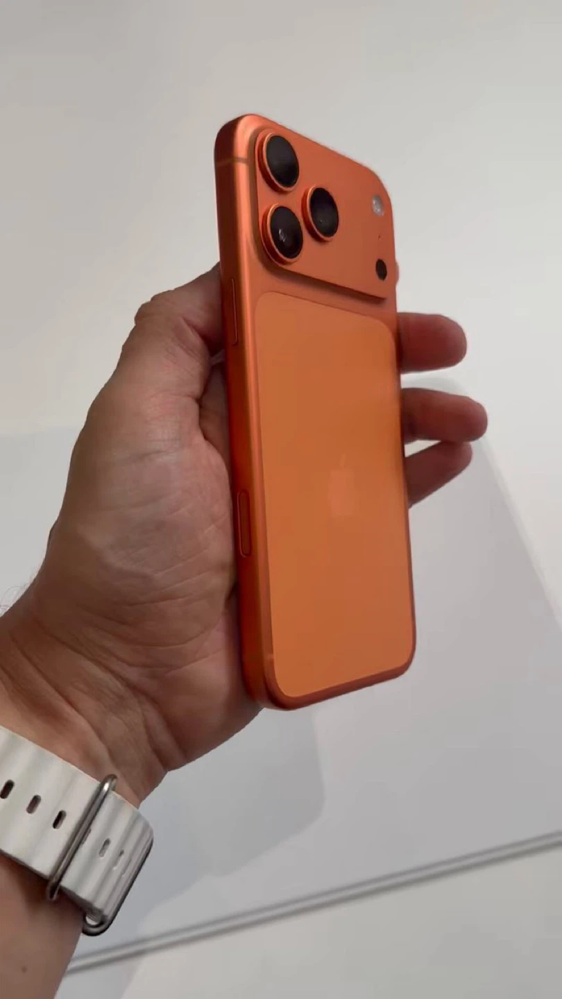 🔥 iPhone 17 Pro – Cosmic Orange (256GB) | Mint Condition 🔥 - photo 4