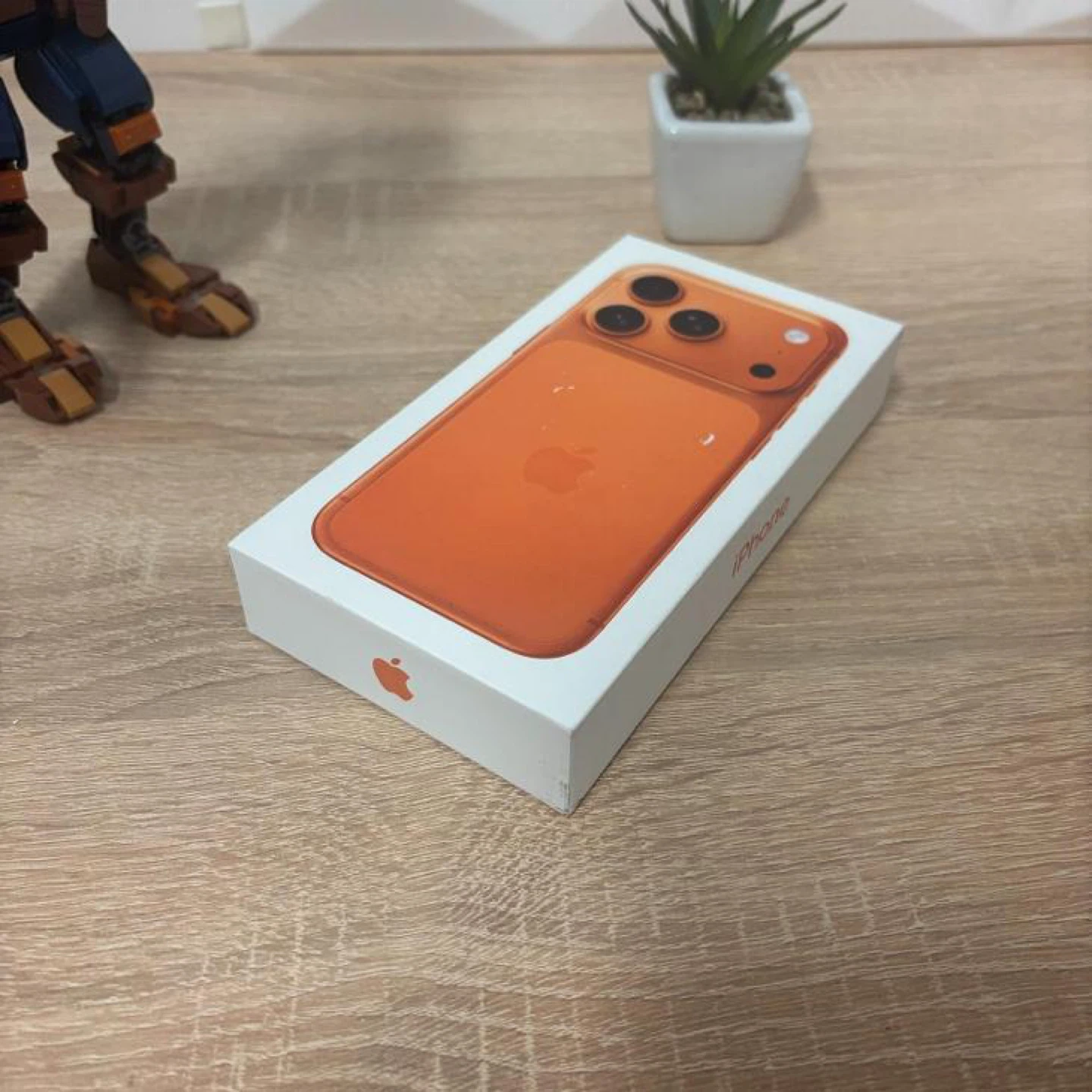 🔥 iPhone 17 Pro – Cosmic Orange (256GB) | Mint Condition 🔥 - photo 2