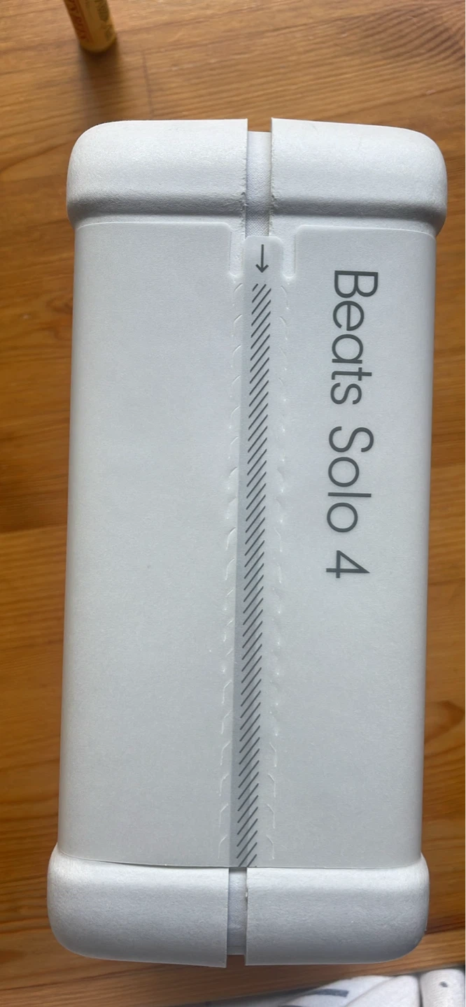 Beats Solo 4 Matte Grey Wireless Headphones - photo 4