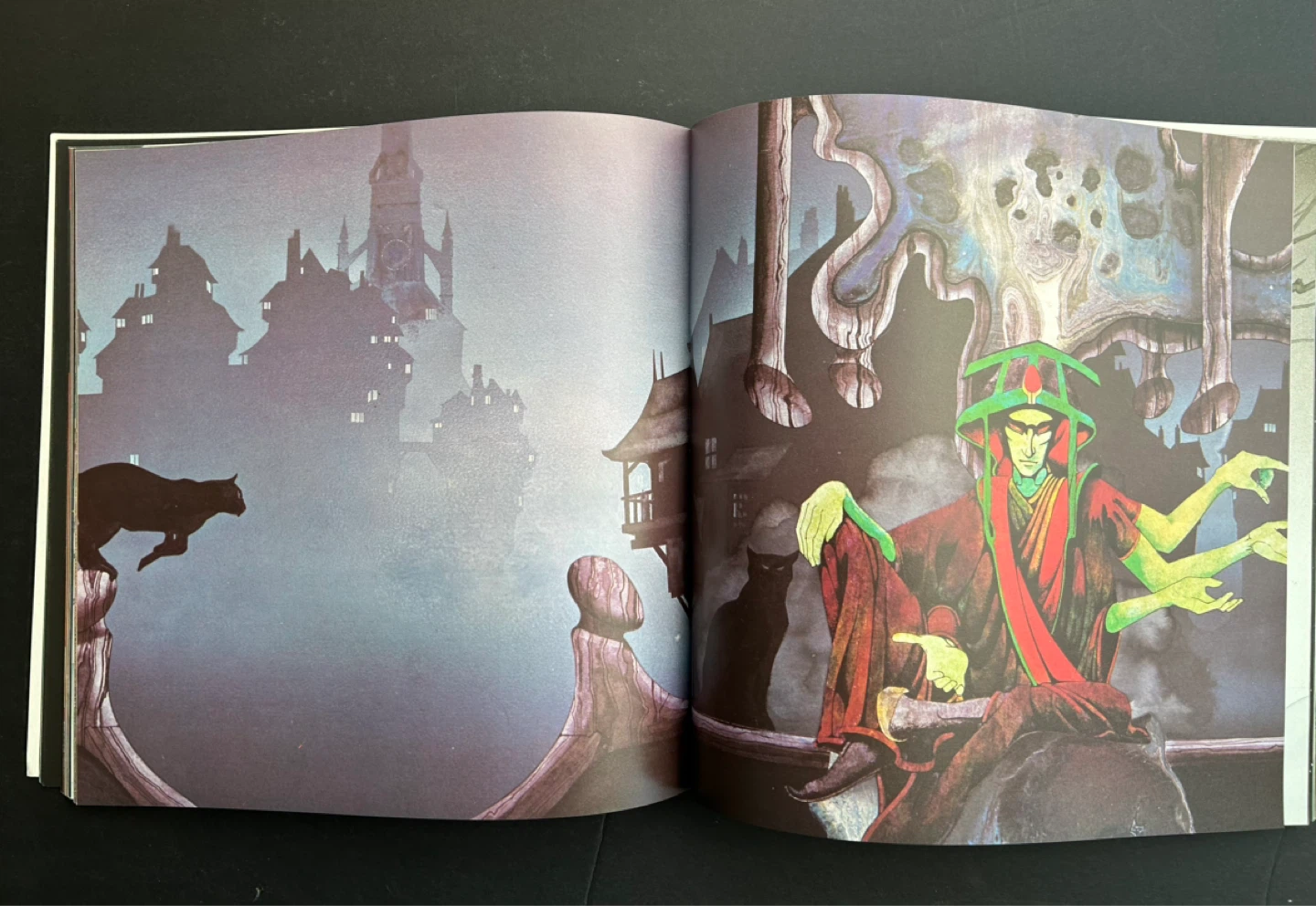 Roger Dean VIEWS Art Books - photo 4