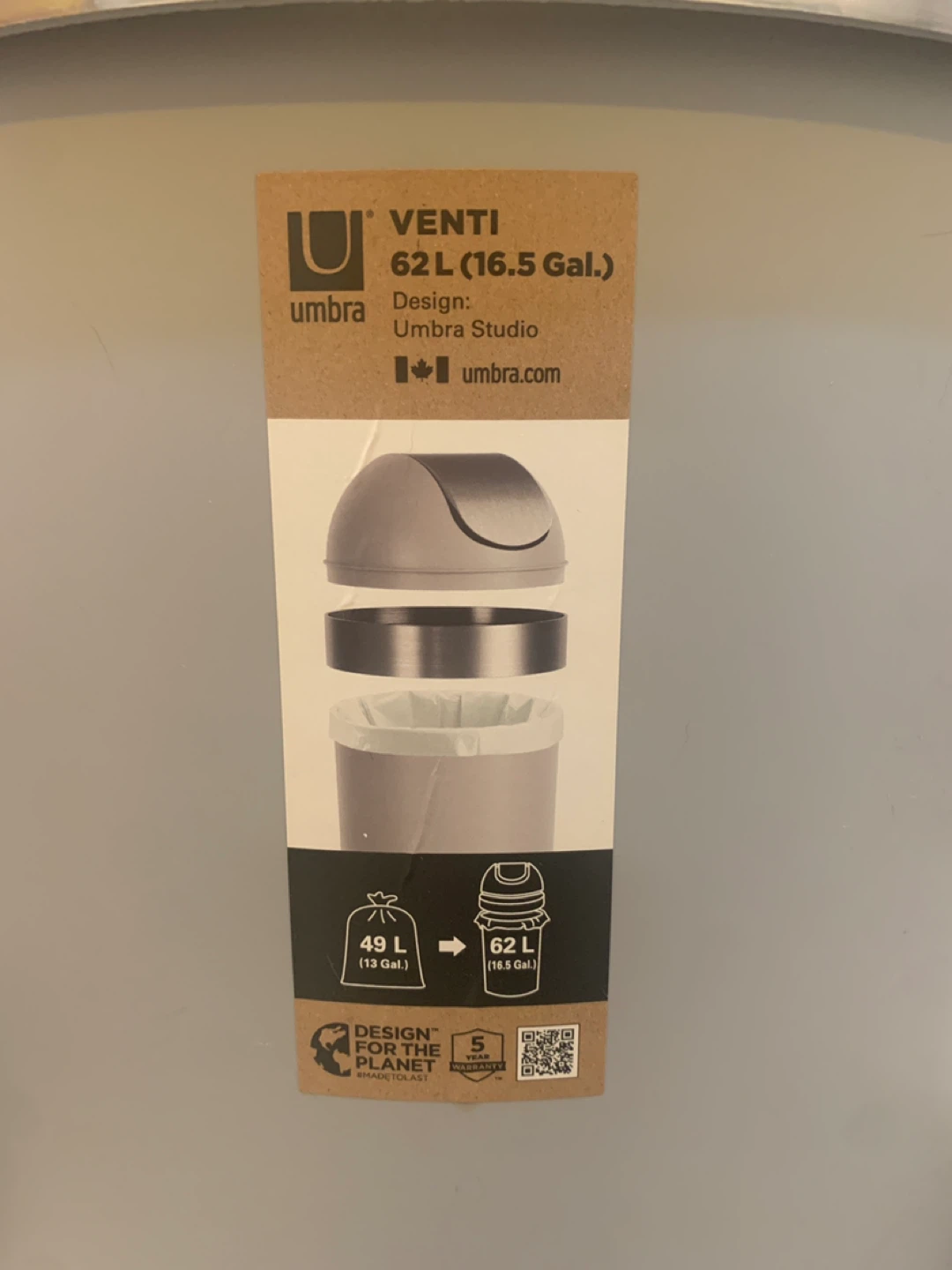 Umbra Venti 62L (16.5 Gal) Grey Swing Top Trash Can - photo 2